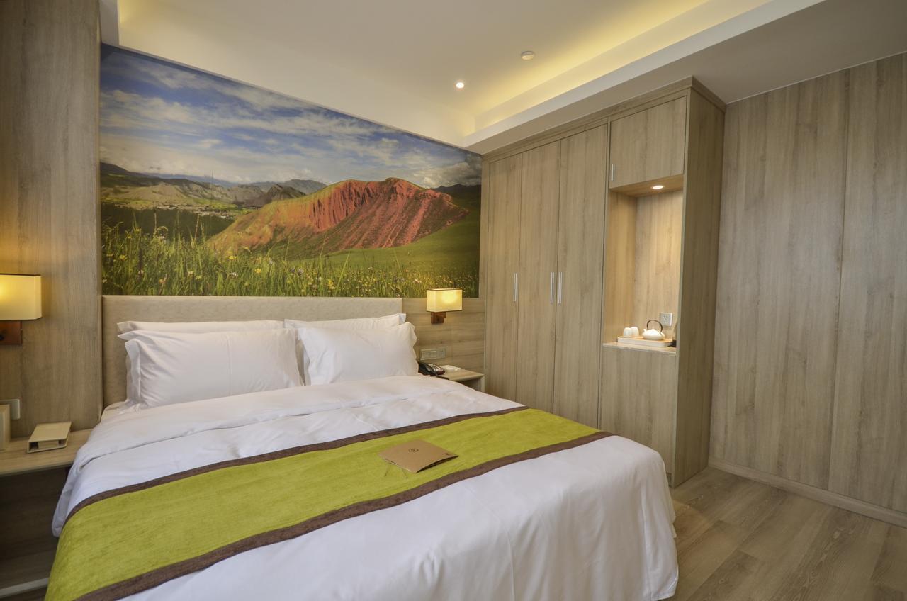 Xining Naduo Hotel Exterior photo